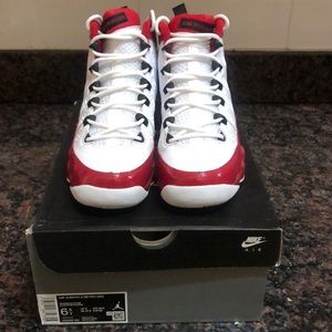 Like New Retro 9’s